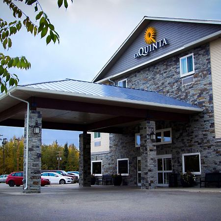 Отель La Quinta By Wyndham Fairbanks Airport Экстерьер фото