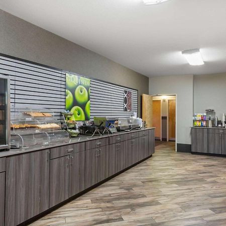 Отель La Quinta By Wyndham Fairbanks Airport Экстерьер фото