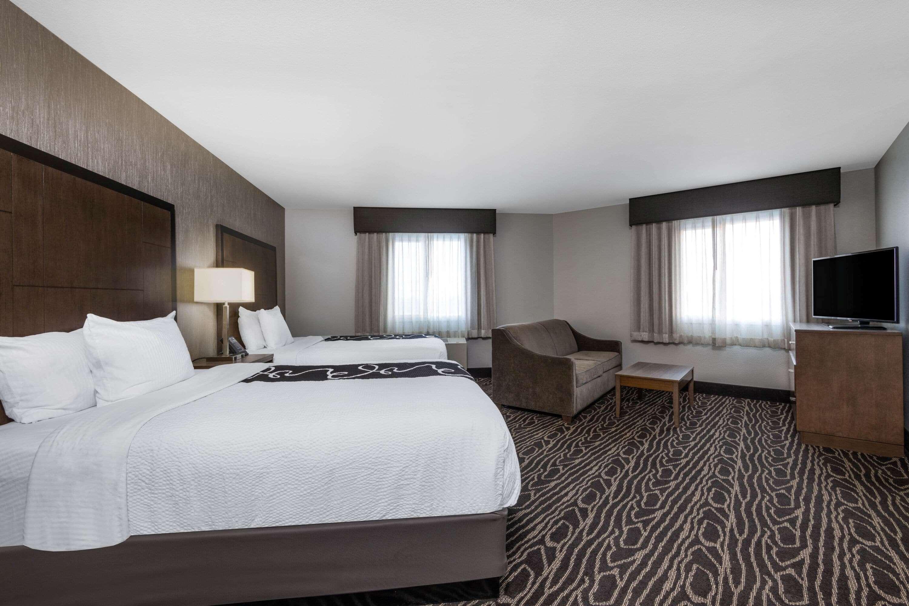 Отель La Quinta By Wyndham Fairbanks Airport Экстерьер фото